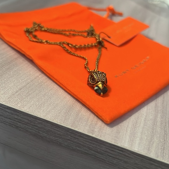 Kurt Geiger Eagle with green Gem Necklace 16inch - Picture 4 of 6
